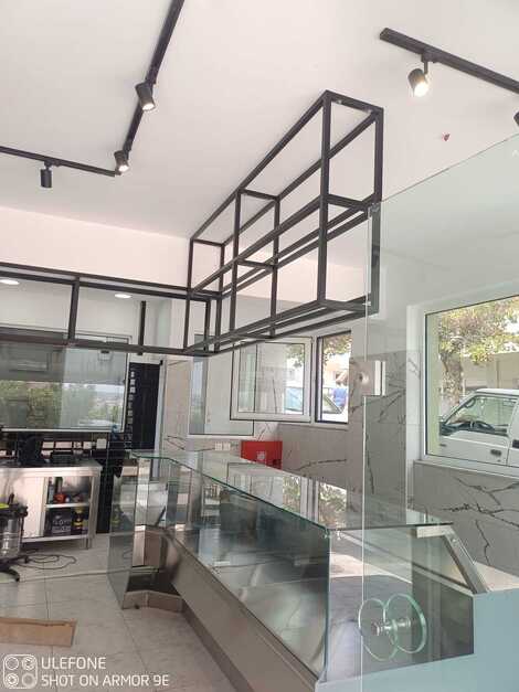 Μεταλλικές κατασκευές για κατάστημα