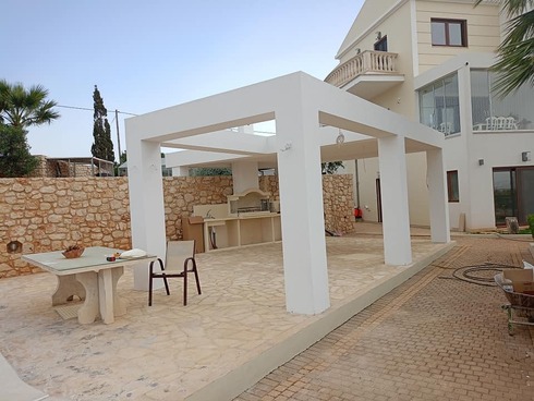 Μεταλλικός σκελετός σκεπάστρου