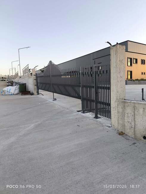 Δίφυλλη Ανοιγόμενη πόρτα