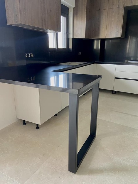 Ποδαρικό για πάγκο κουζίνας