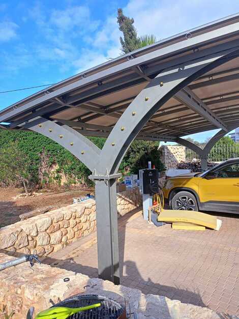 Σκέπαστρο για σταθμό φόρτισης αυτοκινήτων