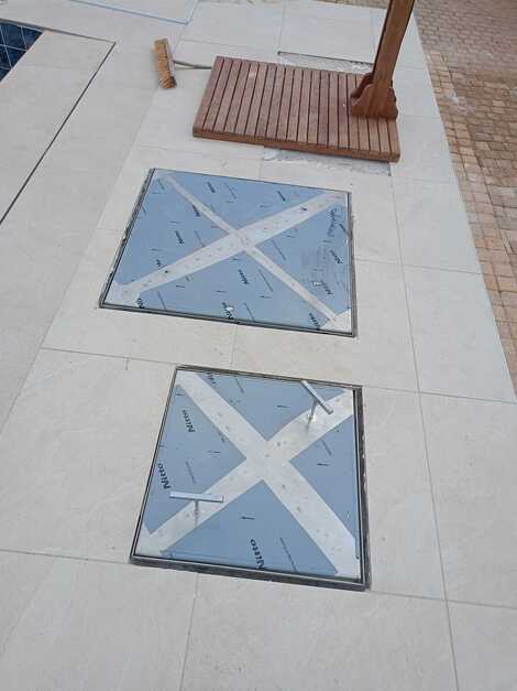 Ανοξείδωτα καπάκια στεγανά με χειρολαβές