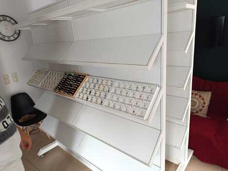 Μεταλλικά σταντ για έκθεση