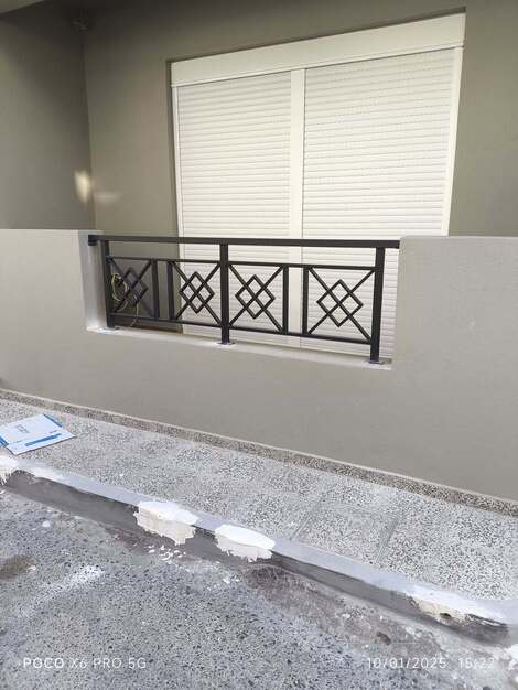 Μεταλλικά κάγκελα καί προστασίες μπαλκονιών