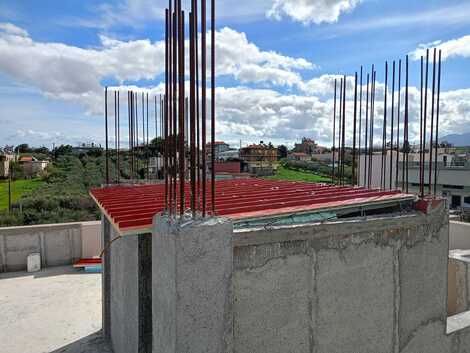 Σκέπαστρο κλιμακοστασίου με πάνελ