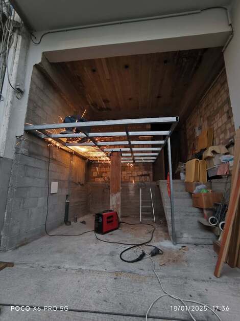 Κατασκευή μεταλλικής κατασκευής πατάρι